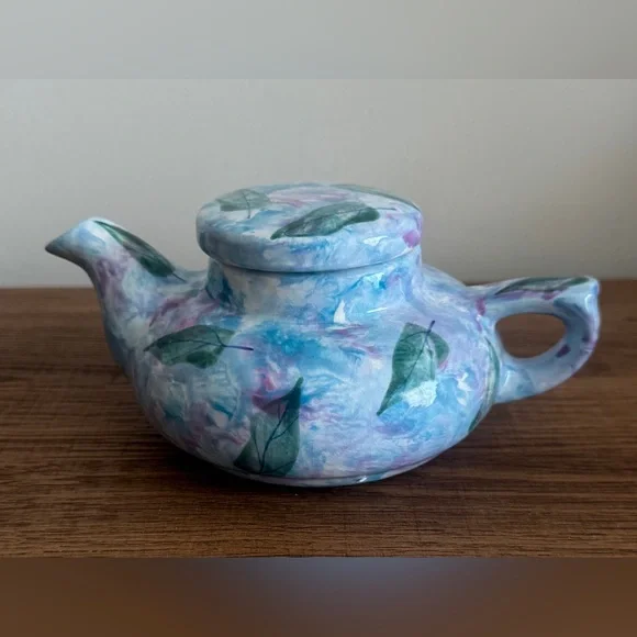 Handcrafted Ceramic Teapot with Leaf Design - Picture 2 of 7